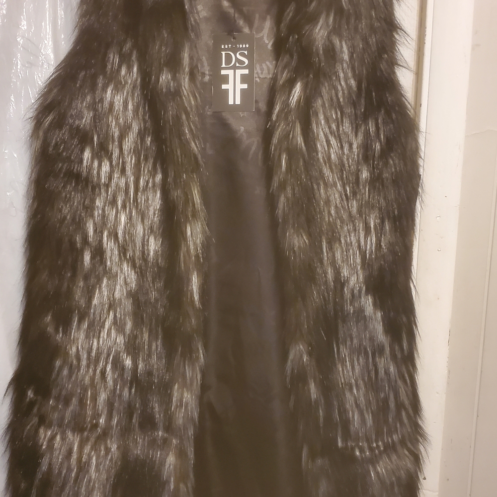 Fabulous Furs Luxurious Black Faux Fur Jacket - Picture 1 of 5